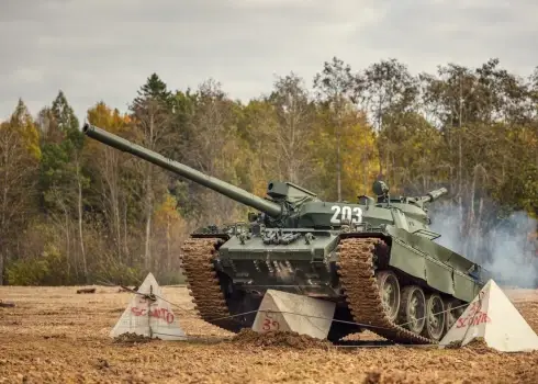 Latvijas armija testē dažādu ražotāju "pūķa zobus"