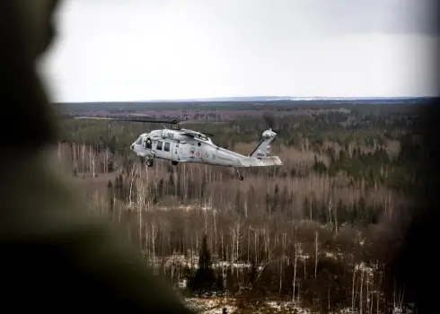 Sēlijas poligonā karavīri trenē individuālās kaujas iemaņas