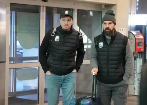 Latvijas hokeja izlase ierodas uz pasaules čempionātu Zviedrijā