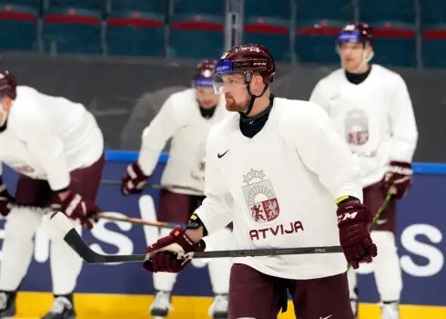 Latvijas hokeja izlases pirmais treniņš "Hovet" arēnā Helsinkos