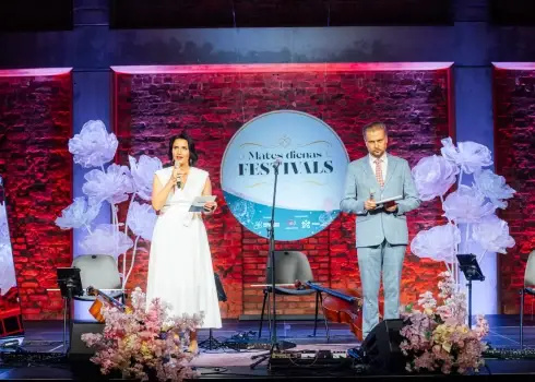Sirsnīgā gaisotnē aizvadīts Mātes dienas festivāls