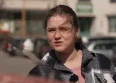 Aktrise Katrīna Blaua-Zēberga ir šokēta, ka svētdienās nestrādā autoservisi