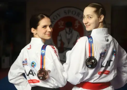 Sudraba un bronzas medaļu ieguvējas Eiropas karatē čempionātā – Beata Girvica un Aleksandra Mihailova