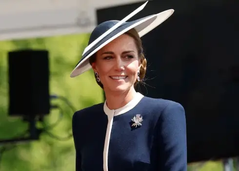 Princeses Ketrīnas stils kara kuģa HMS Glāzgova nosaukšanas ceremonijā