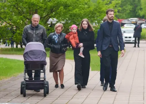 Atvadīšanās no viņsaulē aizgājušā grupas "Mixeri" dalībnieka Raivo Andersona