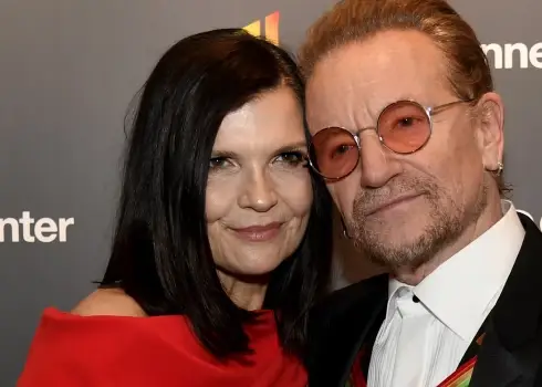 Bono ar sievu Alisoni jeb Ali Hjūsoni laiku lokos