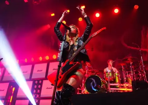 Halestorm sniedz enerģisku koncertu "Palladium"