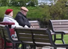 Piemaksa par stāžu: kam un kad Latvijā palielinās pensijas