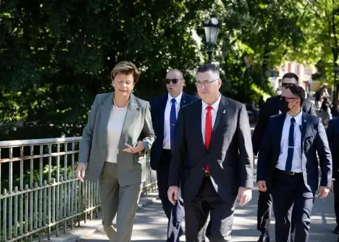 Ārlietu ministre Baiba Braže tiekas ar savu Izraēlas kolēģi Gideonu Sāru