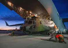 Latvijā no Kanādas ieradušies divi "CH-147 Chinook" helikopteri