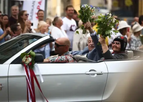 XIII Latvijas Skolu jaunatnes dziesmu un deju svētku gājiens