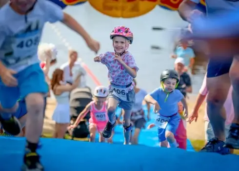 Ieskats "Smiltenes Triatlons 2025" sacensībās