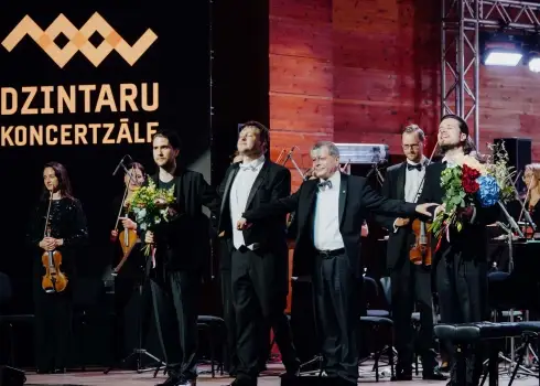 Ar koncertu "Trīs Osokini" atklāts "Jūrmalas festivāls"