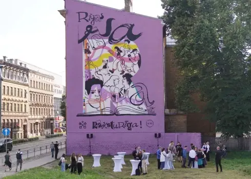 Atklāj Rīgas svētku murāli "RakstuRīga"; 01.08.2025.