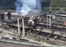 VIDEO: uzsprāgusi lielākā koksa rūpnīca ASV, bojā gājuši divi cilvēki