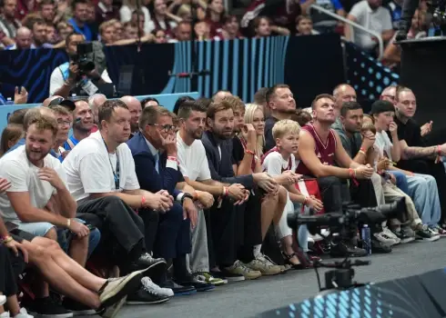 EuroBasket 2025: Latvijas spēle pret Igauniju – fani un slavenības tribīnēs