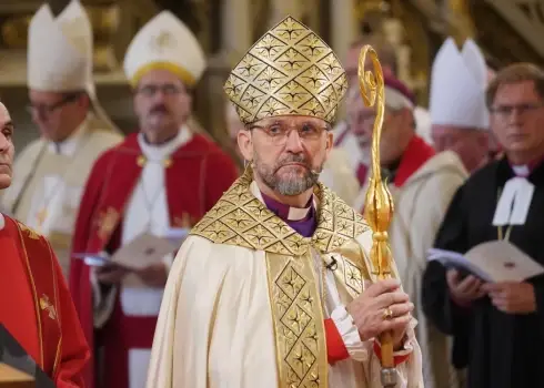 Latvijas luterāņu bīskapu svētās regālijas – zizlis