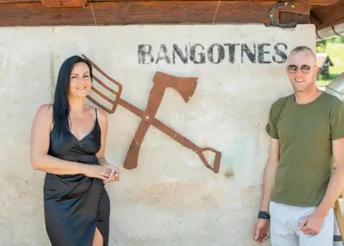 Šova "Lauku sēta" saimniecība "Bangotnes" un to saimnieki