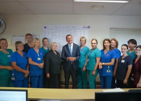 Valsts prezidents Edgars Rinkēvičs apmeklē Rīgas Dzemdību namu