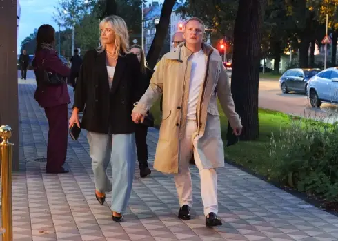Viesi ierodas uz izklaides un atpūtas centra "ExPorto" atklāšanu