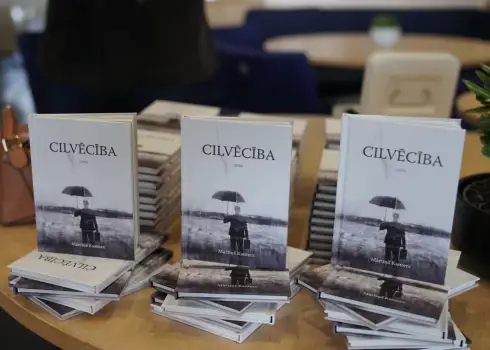 Mūziķis Mārtiņš Kanters izdod debijas dzejas krājumu "Cilvēcība"