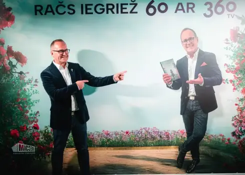 Guntara Rača dzejoļu grāmatas "Uzplaukt" atvēršanas svētki