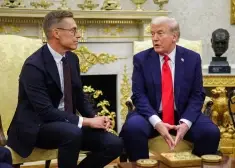 Tramps: "Mēs nesamazināsim ASV karavīru skaitu Eiropā"