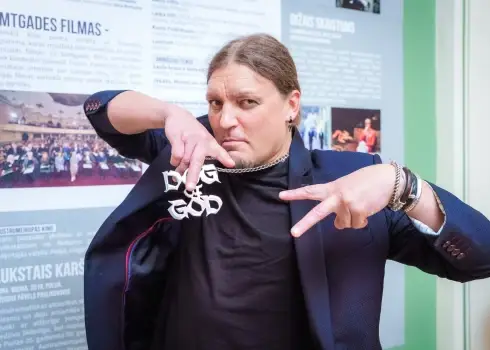 Ar jautru burziņu atklāts kinofestivāls Riga IFF
