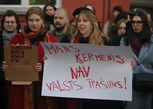 Demonstranti iestājas pret abortu ierobežošanu