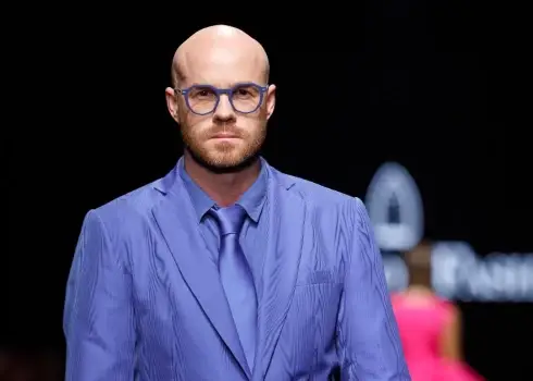 Igauņu dizaineri "Embassy of Fashion Atelier" Rīgas modes nedēļā pavasaris/vasara 2026