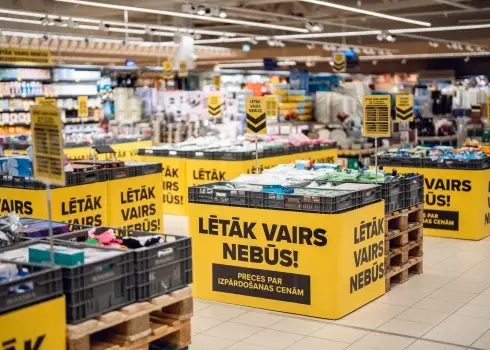 Sākas pēdējā “Maxima” noliktavas tīrīšana šogad – līdz pusmiljonam preču par cenu no 5 centiem