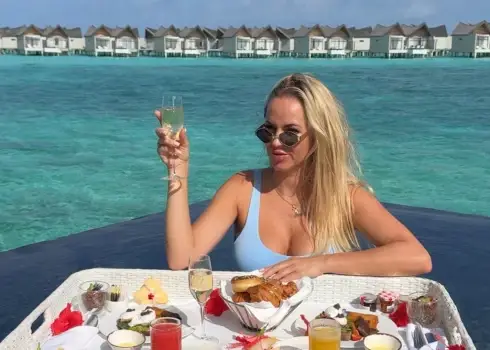 Katrīne Vasiļevska ceļojumā Maldivās