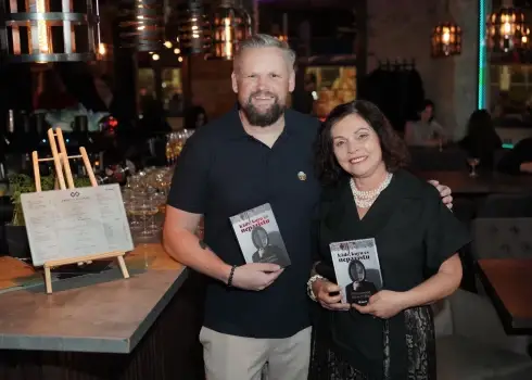 Ritas Lasmanes un Helmuta Bēķa erotiskā romāna "Kāds, kuru es nepazīstu" atvēršana; 30.10.2025