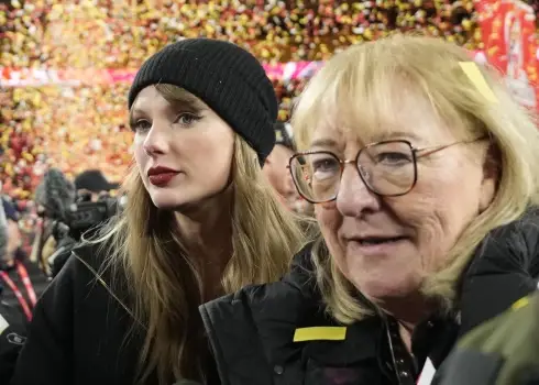 Teilore Svifta ar nākamo vīramāti Donnu Kelsiju