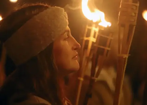 Lāpu gājiens Sudrabkalniņā, pieminot Latvijas brīvības cīnītājus; 31.10.2025.