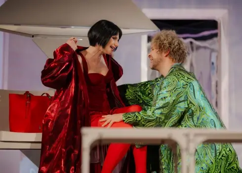 Komēdijas "Boeing, Boeing!" pirmizrāde Talsos 2025. gada novembrī