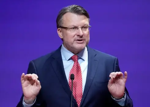 Ainārs Šlesers "Atta" centrā uzrunā partijas biedrus