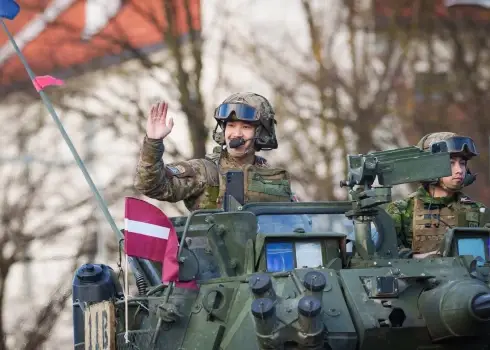 Latvijas Republikas proklamēšanas 107. gadadienas militārā parāde Rīgā; 18.11.2025.