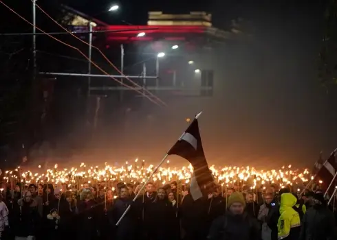 Tradicionālais lāpu gājiens Rīgā Latvijas Republikas proklamēšanas 107. gadadienas vakarā; 18.11.2025.