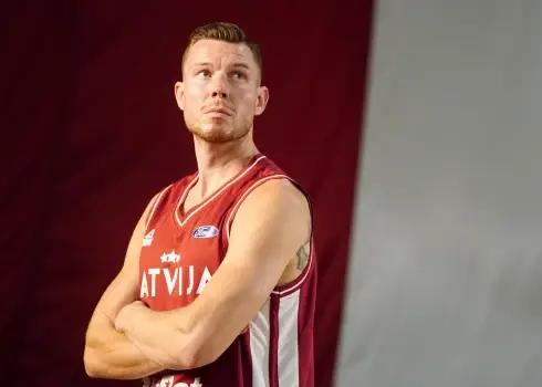 Basketbola izlases kapteinis Dairis Bertāns laiku lokos