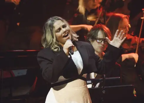 Koncertprogramma "Ieklausies Dvēseļu putenī" 2025. gada novembrī Liepājā