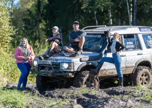 Ieskats šovā “Mīlestība bezceļos”