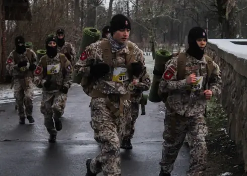 Siguldā aizvadīts pirmais rucking piedzīvojuma posms