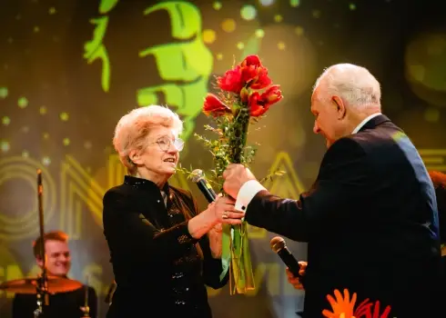 Gunāra Jākobsona 90 gadu jubilejai veltītais koncerts "Mikrofona aptauja/ Dziesmas, kas vieno"