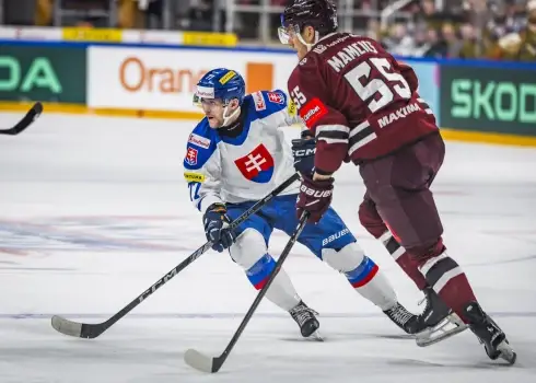 Latvijas hokeja izlase pārbaudes turnīra otrajā mačā pret Slovākiju