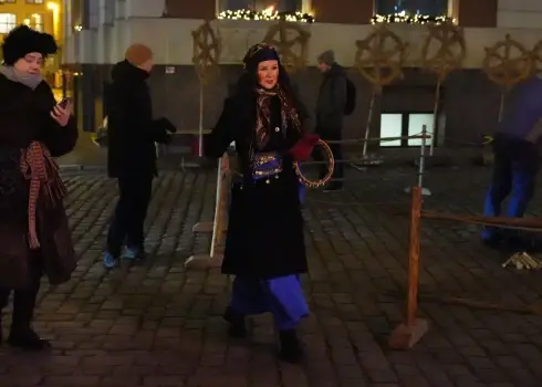 Tradicionālais bluķa vakars Rātslaukumā 2025