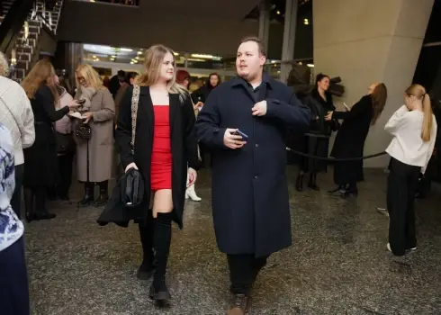 Dailes teātrī aizvadīta Ziemassvētku koncerta "Pēkšņi gaismā" pirmizrāde 2025. gada 19. decembris