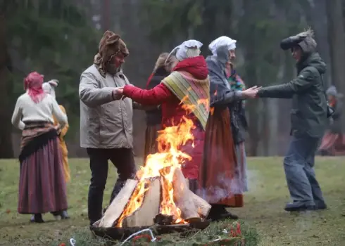 Latvijas Etnogrāfiskajā brīvdabas muzejā svin Ziemassvētkus