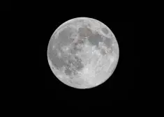 Krievija, iespējams, plāno uzbūvēt atomelektrostaciju uz Mēness