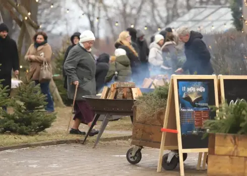 Ziemassvētku pasākumi pie Rīgas Lutera baznīcas